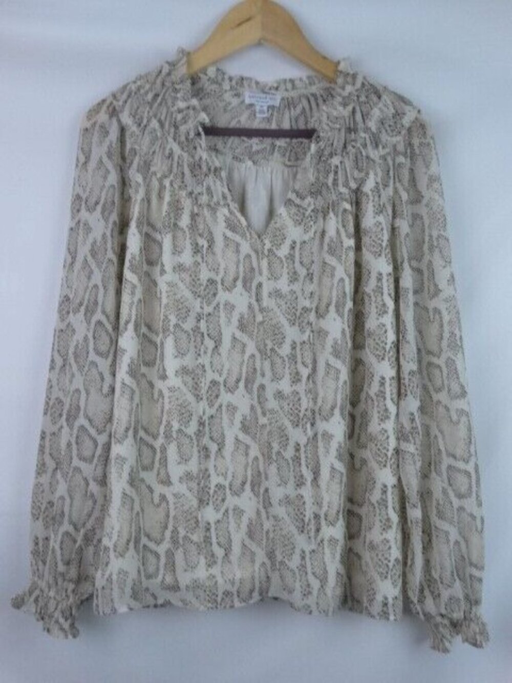 Current Air Los Angeles Womens Top Size XS Beige Snake Long Sleeve Blouse Shirt